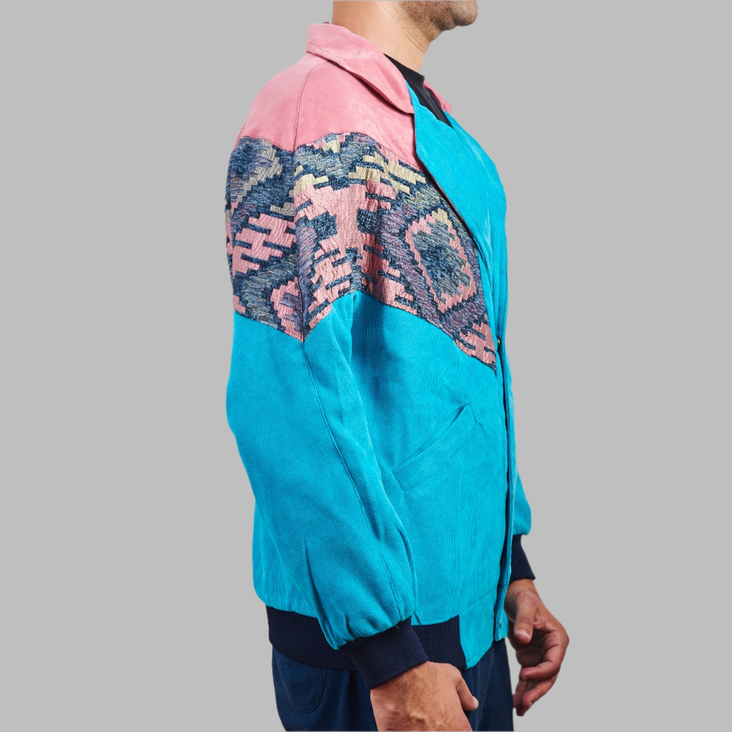 Kilim Bomber Patchwork Jacket Zabazar Jacket description Patchwork Kilim pattern jacket, Hand Quilted Sustainable Jacket, Size L , Bomber Jacket, Upcycled vintage Jacket. 100% cotton one of a kind Original Zabazar Product.