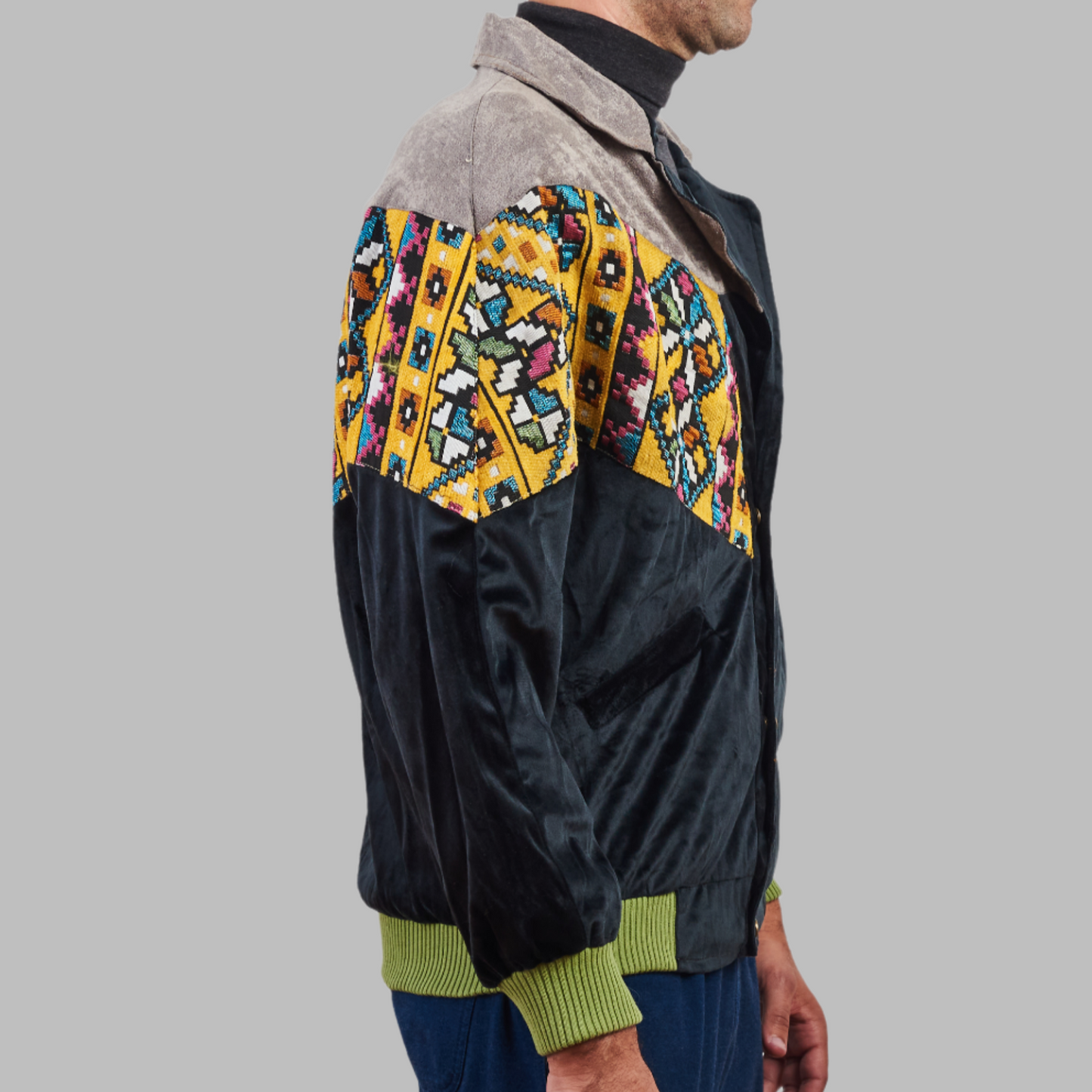 Kilim Bomber Patchwork Jacket Zabazar Jacket description Patchwork Kilim pattern jacket, Hand Quilted Sustainable Jacket, Size L , Bomber Jacket, Upcycled vintage Jacket. 100% cotton one of a kind Original Zabazar Product.