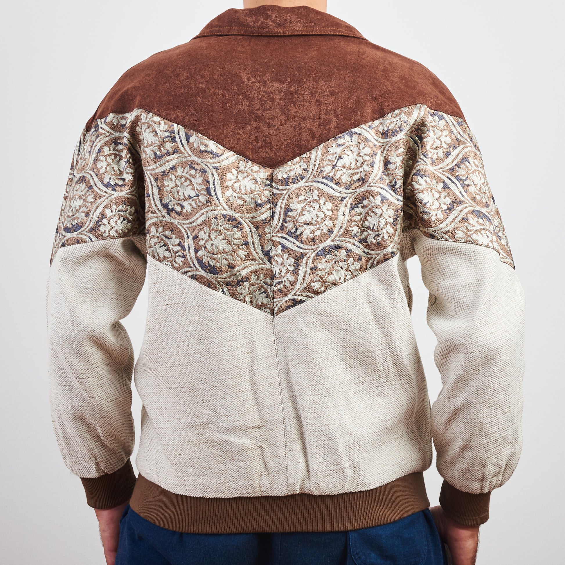 Kilim Bomber Patchwork Jacket Zabazar Jacket description Patchwork Kilim pattern jacket, Hand Quilted Sustainable Jacket, Size L , Bomber Jacket, Upcycled vintage Jacket. 100% cotton one of a kind Original Zabazar Product.