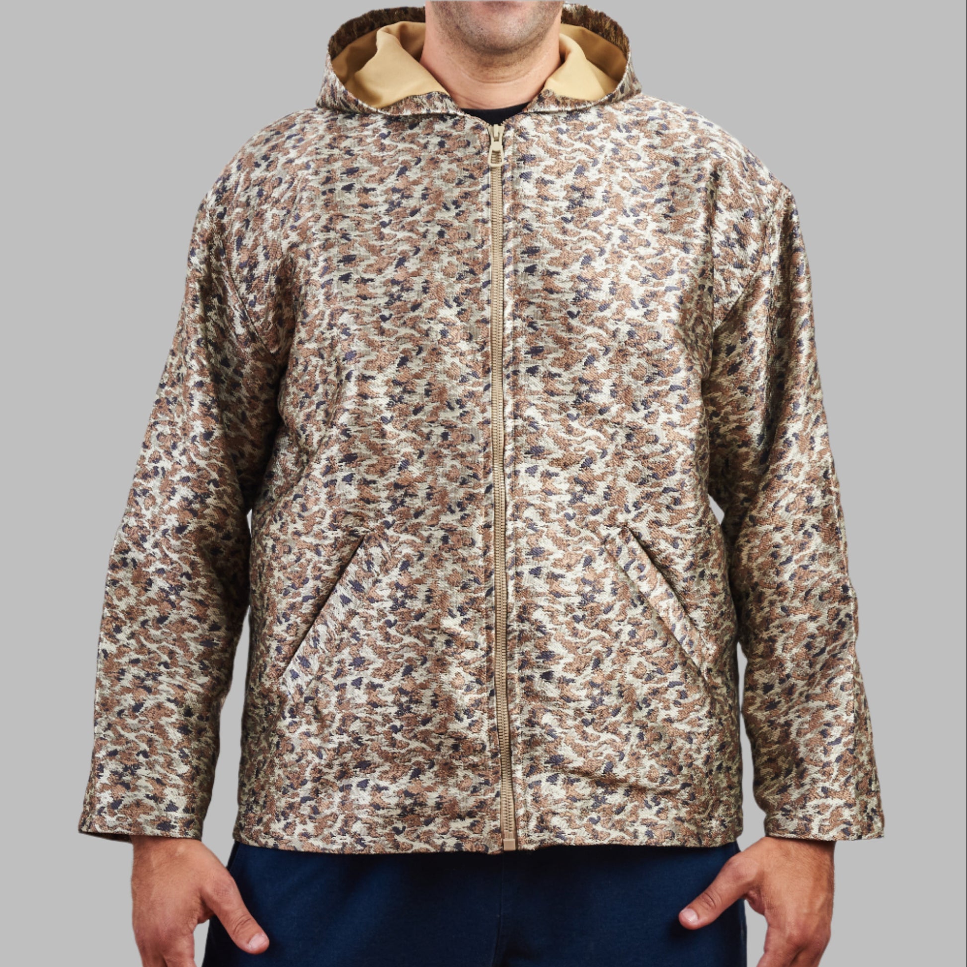 Experience a Unique blend of Heritage and Streetwear with the Eastern Majesty Zip Top Hoodie. Crafted from authentic 80s and 90s vintage fabrics, this 100% cotton hoodie offers a premium feel with a soft napped interior for extra warmth. Designed for a relaxed, oversized fit, it’s available in size L , making it a versatile addition to any wardrobe.