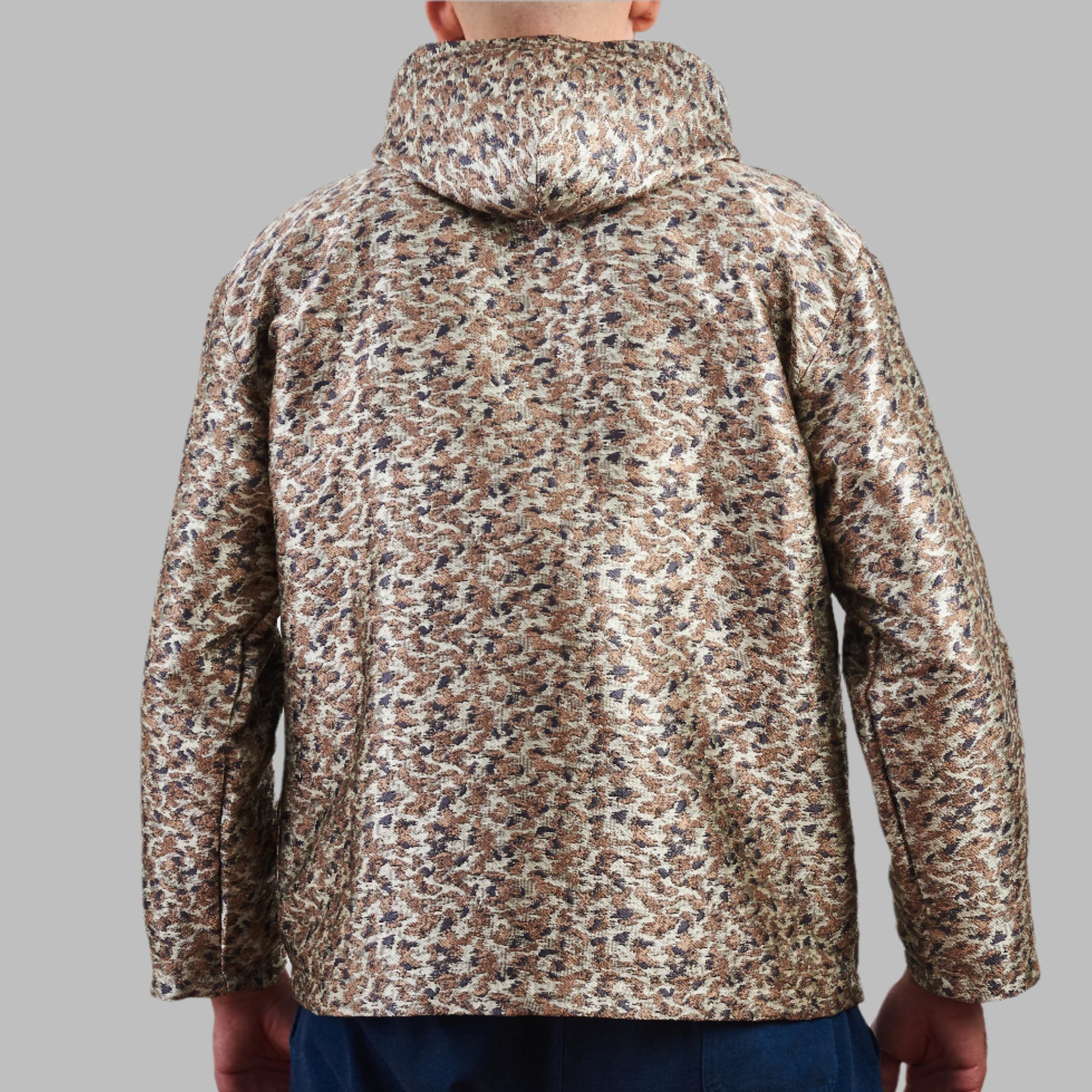 Experience a Unique blend of Heritage and Streetwear with the Eastern Majesty Zip Top Hoodie. Crafted from authentic 80s and 90s vintage fabrics, this 100% cotton hoodie offers a premium feel with a soft napped interior for extra warmth. Designed for a relaxed, oversized fit, it’s available in size L , making it a versatile addition to any wardrobe.