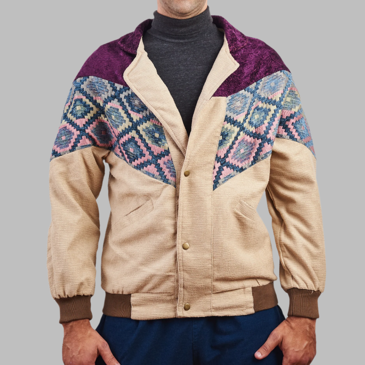 Kilim Bomber Patchwork Jacket Zabazar Jacket description Patchwork Kilim pattern jacket, Hand Quilted Sustainable Jacket, Size L , Bomber Jacket, Upcycled vintage Jacket. 100% cotton one of a kind Original Zabazar Product.